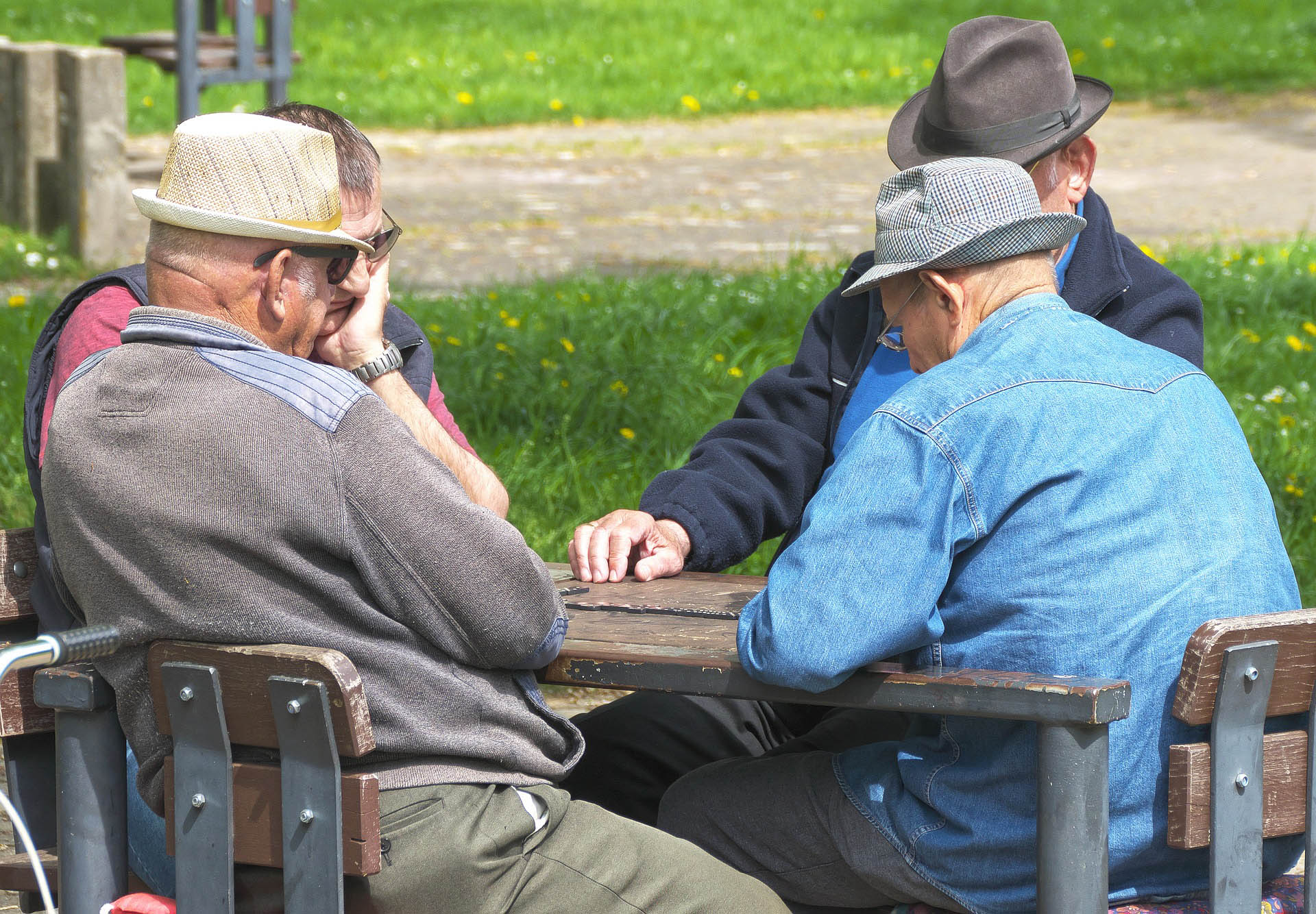 Pensioni. Cisl e Fnp: “Inaccettabile la riduzione della rivalutazione per finanziare altre misure. Pronti alla mobilitazione per cambiare la norma”